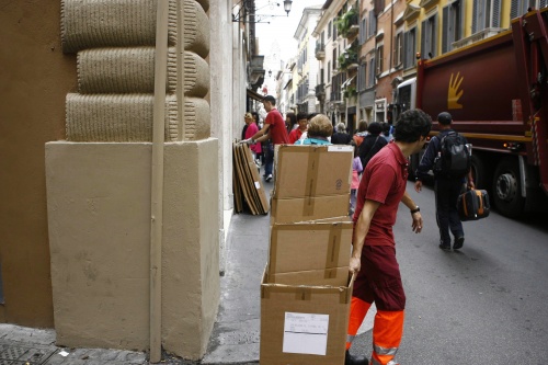 Il degrado cittadino e il processo di privatizzazione dell’economia pubblica: parlano gli operai Ama