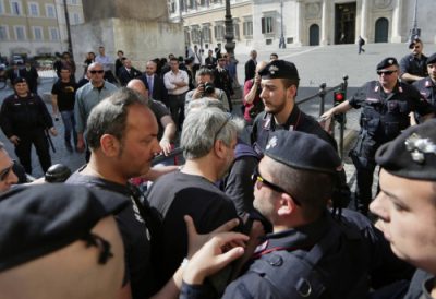 Il volto umano del renzismo