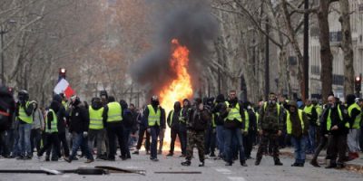 Gilet gialli, rossi e Negri