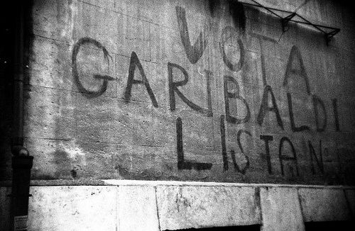 Una nuova scritta comparsa stanotte a Roma…vota Garibaldi!